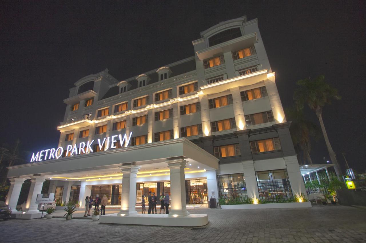 Metro Park View Hotel Kota Lama Semarang Exterior photo